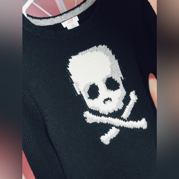 BUNDLE 75% OFF NEW boys 🏴‍☠️ tops for reposhers.. - Picture 10 of 10